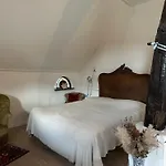 Onder De Paardenkastanje *