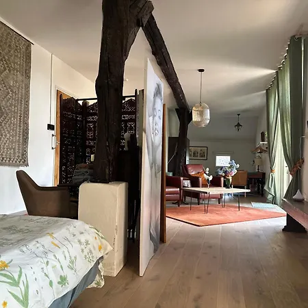 Onder De Paardenkastanje Empe