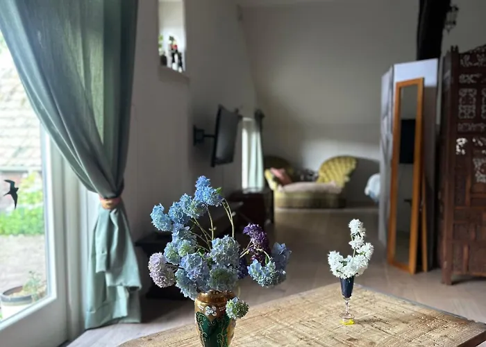 Onder De Paardenkastanje Empe