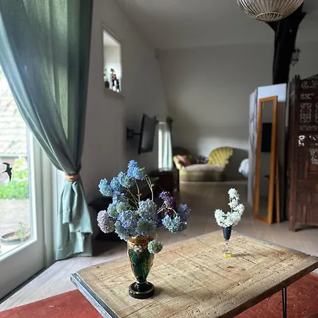 Onder De Paardenkastanje Empe